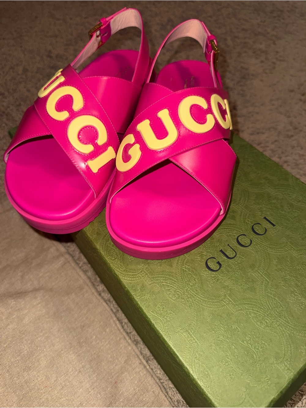 Gucci Calfskin Elizabeth Nappa Charlotte Logo Slingback Sandals 38.5 Fuchsia - Picture 15 of 15